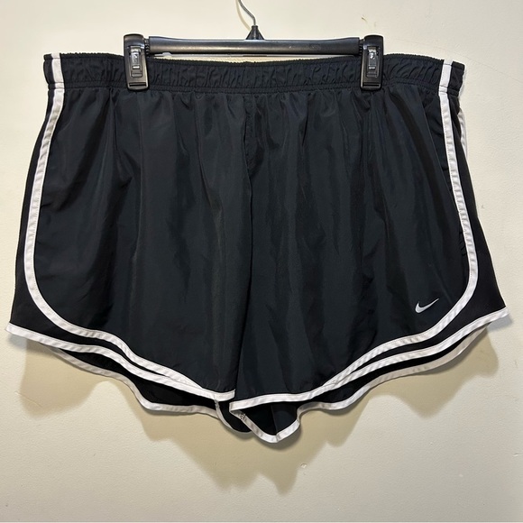 Nike Dri-Fit Black & White Athletic Shorts Size 3X - Picture 1 of 7